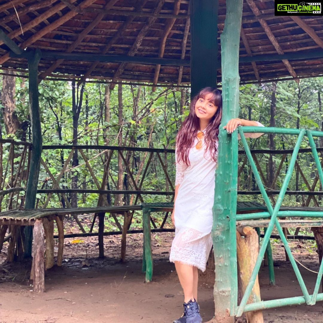 Devoleena Bhattacharjee Instagram - True happiness always comes from whithin.If you want to heal connect with the Nature. 🌳🌴 . . #natureisthehealer #happiness #trueself #pench Nashik