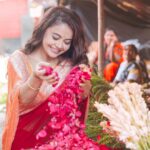 Devoleena Bhattacharjee Instagram – The happiness is within. 🌷
.
.
.
.
#devoleena #happiness #grateful