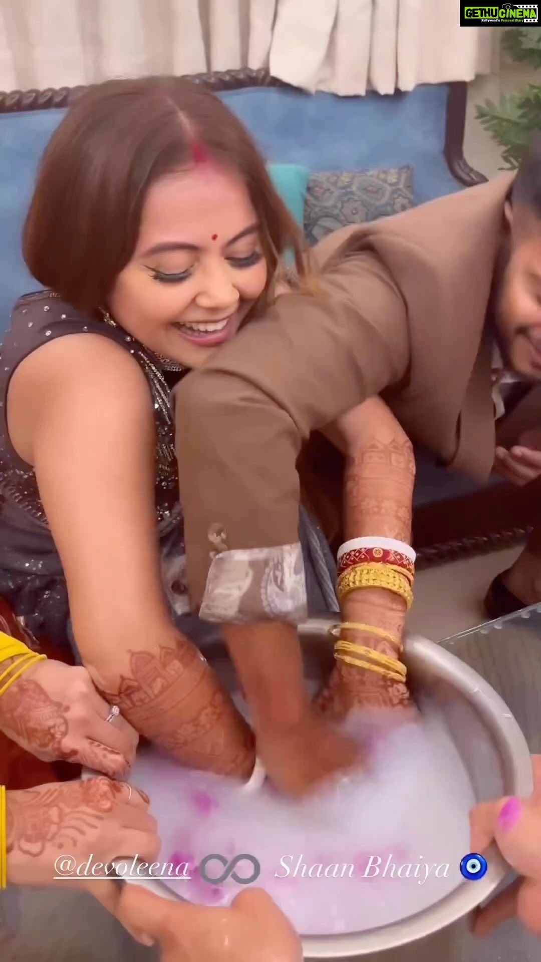 Devoleena Bhattacharjee Instagram - Bride @devoleena βs Post wedding Rituals π₯°β€οΈ . . Tag us in stories & post, weβll repost Best Ones!π Double tap here to spread some love!!β€οΈ KEEP LOVING & SHARING!!π . . {YOUR FAVOURITE @weddingwearguides} . . Follow @weddingwearguides for the latest inspiration,ideas and inspo!! . . DM US FOR PRAMOTIONS & COLLABORATIONS!!π . . . Mail us Pictures at contact@weddingwearguides.com or guiweddingwear@gmail.com JAI SHREE RAM!π€ Your favourite @weddingwearguides You like this post? Yes or no Comment below & tag your friends Turn on post notification β¬οΈ Follow us for @weddingwearguides DM for businessπ© #weddingwearguides βββββββββββββββββββββββ #tvactress #devoleena #gopibahu #bride #weddingday #shahnawaz #tvactress #tvactor