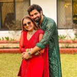 Devoleena Bhattacharjee Instagram - I don’t have words to tell you what you mean to me . Wish you guys all the love n luck for a new beginning. I am so lucky to have you in my life and for all the fans Devish forever ❤️ love you both 😘