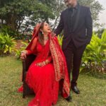 Devoleena Bhattacharjee Instagram - And yes proudly i can say i am taken & yes shonu “ CHIRAAG LEKAR BHI DHOONDTI TOH TUJH JAISA NAHI MILTA. You are the answer of my pain & prayers. I LOVE YOU SHONU ❤️🤗🧿 Lots of love to you all. Keep us in your prayers & bless us. 🥰🤗🙏🏻 THE MYSTERIOUS MAN urff The Famous #SHONU AND TUM SAB K JIJA. 😍❤️ . . #devoleena #taken #couplegoals #finallyhooked Mumbai - मुंबई