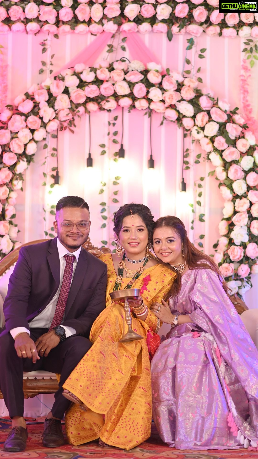 Devoleena Bhattacharjee Instagram - Aur EK dance BHAI K Saath toh banta hai……💜😍🥰 @mister_andeep . . . #devoleena #siblingsgoals #brothersisterlove #wedding #celebration #fun #dancereels #reelkarofeelkaro #reels #reelsindia Guwahati, Assam