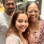 Devoleena Bhattacharjee Instagram - 🌸🧿 . . . #familytime #devoleena #lastnight Mumbai - मुंबई
