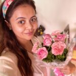 Devoleena Bhattacharjee Instagram – Late post 😇💐But thank you everyone for sending me these beautiful flowers…🌷