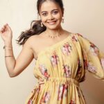 Devoleena Bhattacharjee Instagram – Lesson learnt.Never Ever Give up on your Dreams.🌻 #gratitude 
.
.
.
Hair & Makeup by @talesofshadows 
Photography by @sahil.shivani_ 
Edited by @akshayphotoartist