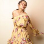 Devoleena Bhattacharjee Instagram - Be yourself, there’s no one better.💫 . . . . Hair & Makeup @talesofshadows Photography by @sahil.shivani_ . . #devoleena #lifeisbeautiful #floral #thankyou