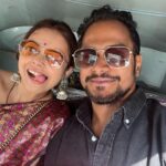 Devoleena Bhattacharjee Instagram - 😘😜❤️ @shanwaz7636 . . . #devoleena #lohri #maghbihu #newlymarried #autoride #husbandwife Mumbai - मुंबई