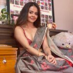 Devoleena Bhattacharjee Instagram - आपकी नज़रों ने समझा प्यार के काबिल मुझे 💜 . . . #devoleena #stayhomestaysafe #aapkinazronnesamjha