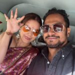 Devoleena Bhattacharjee Instagram - 😘😜❤️ @shanwaz7636 . . . #devoleena #lohri #maghbihu #newlymarried #autoride #husbandwife Mumbai - मुंबई