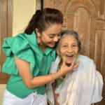 Devoleena Bhattacharjee Instagram - Aaita ❤️ #grandmom 90 & Countinggg 🥰🥰🥰😎😎😎