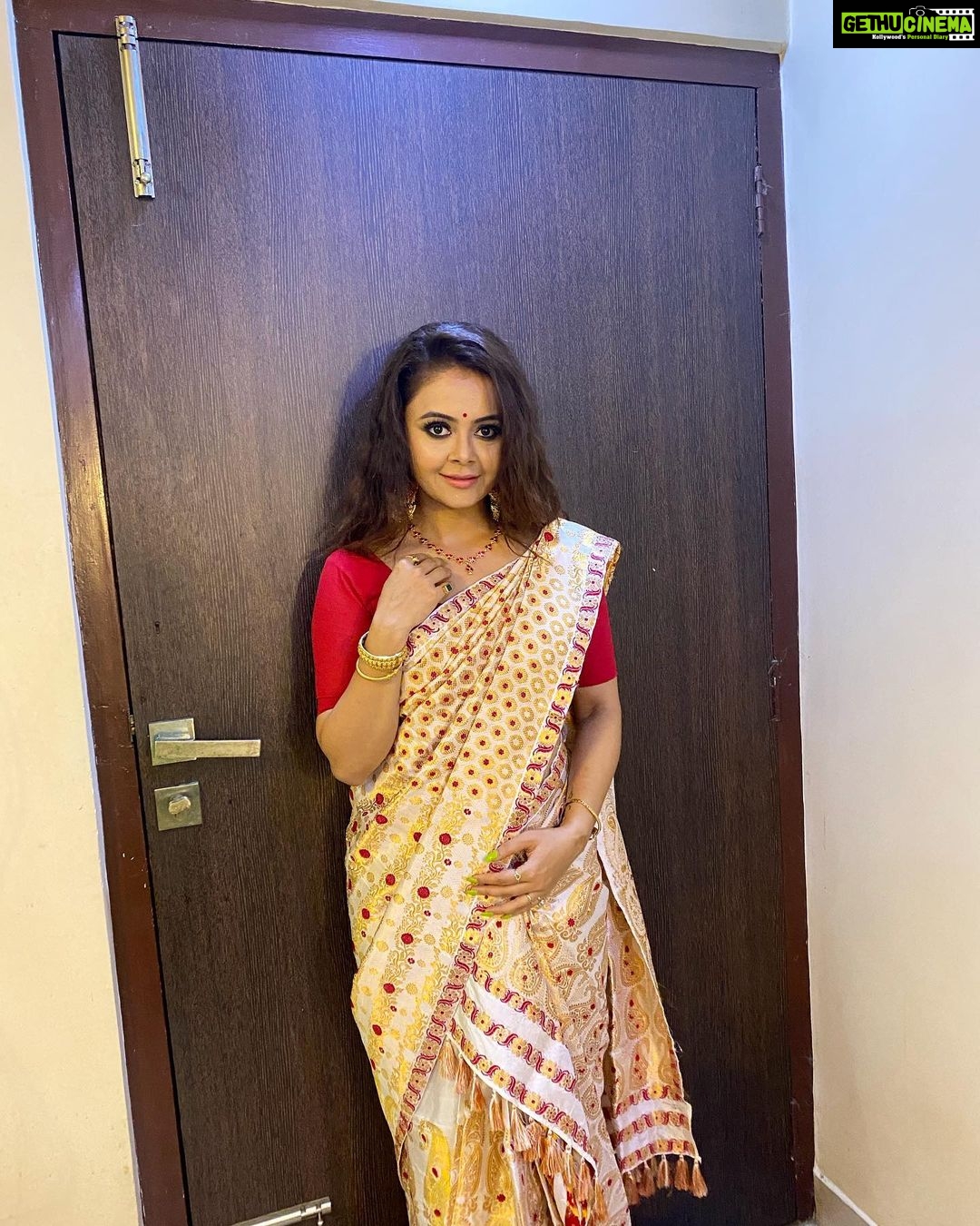 Devoleena Bhattacharjee Instagram - ❤️🥰 . . . PC @anima_maa 😎🤪😍 Gauhati