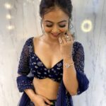 Devoleena Bhattacharjee Instagram - Tv pe breaking news haye re mera lengha Bigboss finale look❤️ Stylist- @_kanupriya_garg Gorgeous lengha- @pallavipoddarofficial Jwellery- @anmoljewellers x @allboutcommunication Makeup and hair- @talesofshadows . . . . #devoleenabhattacharjee #devosquad #devoleena #biggboss14 #biggboss #bb14 #colorstv #gopibahu #omggirl #gopi