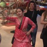 Devoleena Bhattacharjee Instagram - Entertainment entertainment entertainment📸📸 Kaisi lagi Gobhi Bahu😍😍🤪 . Stylist- @_kanupriya_garg @akanksha_niranjan Outfit by- @shilpiahujaofficial . . . Kindly watch #bb14 episodes only on @colorstv everyday and anytime on @voot Keep your support and blessings. #devoleenabhattacharjee #devosquad #devoleena #biggboss14 #biggboss #bb14 #colorstv #gopibahu #omggirl
