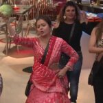 Devoleena Bhattacharjee Instagram – Entertainment entertainment entertainment📸📸

Kaisi lagi Gobhi Bahu😍😍🤪
.
Stylist- @_kanupriya_garg  @akanksha_niranjan 
Outfit by- @shilpiahujaofficial 
.
.
.
Kindly watch #bb14 episodes only on @colorstv everyday and anytime on @voot 
Keep your support and blessings.

#devoleenabhattacharjee #devosquad #devoleena #biggboss14 #biggboss #bb14 #colorstv #gopibahu #omggirl