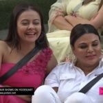 Devoleena Bhattacharjee Instagram - Friends listen to what you say. Best friends listen to what you don’t say. Earrings- @yandgcreations stylist- @_kanupriya_garg @akanksha_niranjan . . #assam #devoleenabhattacharjee #devosquad #devoleena #biggboss14 #biggboss #bb14 #colorstv #gopibahu #omggirl #fun #game #devorakhi