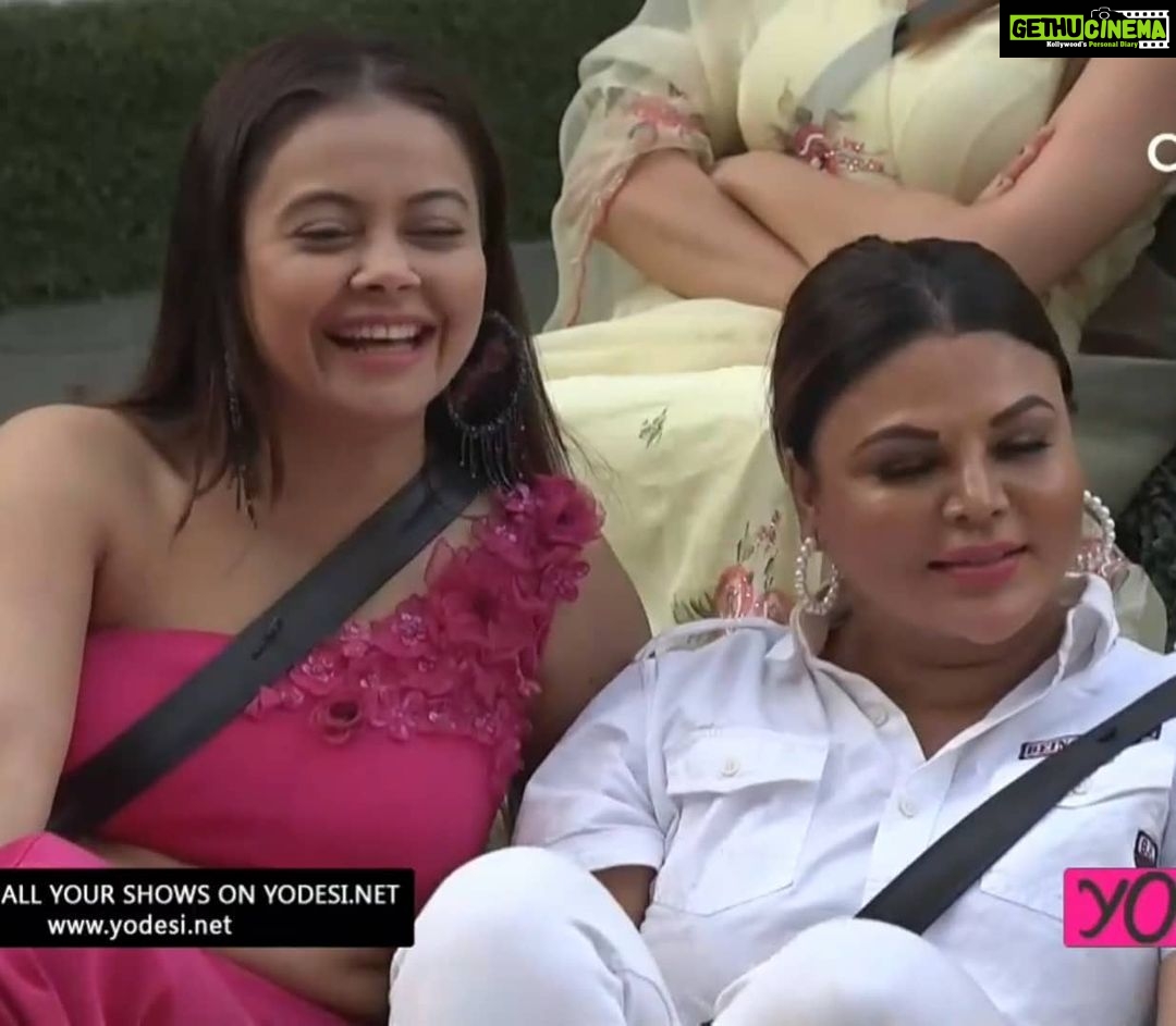 Devoleena Bhattacharjee Instagram - Friends listen to what you say. Best friends listen to what you don’t say. Earrings- @yandgcreations stylist- @_kanupriya_garg @akanksha_niranjan . . #assam #devoleenabhattacharjee #devosquad #devoleena #biggboss14 #biggboss #bb14 #colorstv #gopibahu #omggirl #fun #game #devorakhi