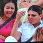 Devoleena Bhattacharjee Instagram - Friends listen to what you say. Best friends listen to what you don’t say. Earrings- @yandgcreations stylist- @_kanupriya_garg @akanksha_niranjan . . #assam #devoleenabhattacharjee #devosquad #devoleena #biggboss14 #biggboss #bb14 #colorstv #gopibahu #omggirl #fun #game #devorakhi