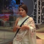 Devoleena Bhattacharjee Instagram - A saree can convert a girl next door into an artist’s muse! . Stylist- @_kanupriya_garg @akanksha_niranjan Outfit - @neetujain_official Curated - @digitallydiksha Jwellery- @rimayu07 . . Keep your support and blessings. #devoleenabhattacharjee #devosquad #devoleena #biggboss14 #biggboss #bb14 #colorstv #gopibahu #omggirl