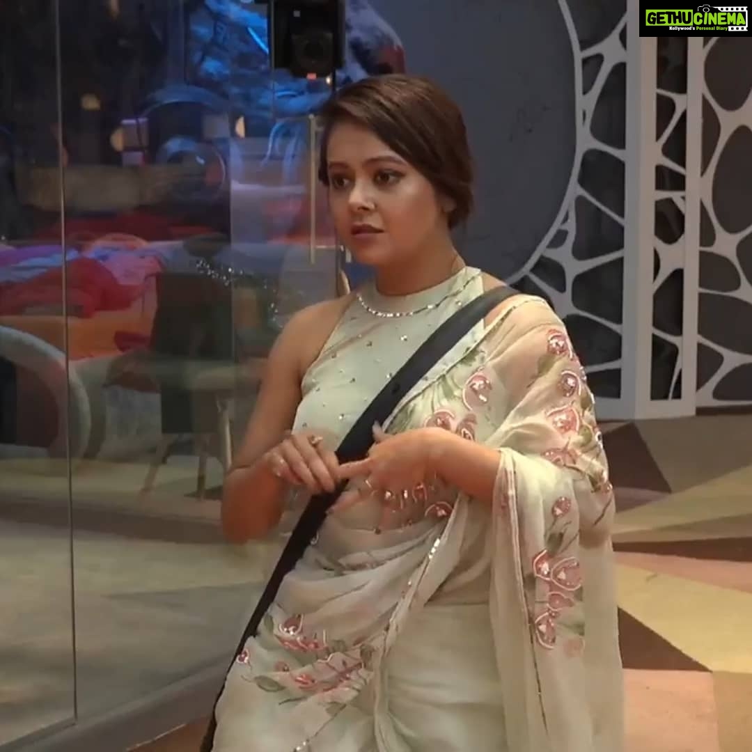 Devoleena Bhattacharjee Instagram - A saree can convert a girl next door into an artist’s muse! . Stylist- @_kanupriya_garg @akanksha_niranjan Outfit - @neetujain_official Curated - @digitallydiksha Jwellery- @rimayu07 . . Keep your support and blessings. #devoleenabhattacharjee #devosquad #devoleena #biggboss14 #biggboss #bb14 #colorstv #gopibahu #omggirl