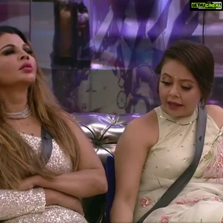 Devoleena Bhattacharjee Instagram - Defination of true friend is they stand by you when they need you the most ❤️ And devo is a true friend with @rakhisawant2511 Styled by- @_kanupriya_garg @akanksha_niranjan Outfit- @neetujain_official curated by- @digitallydiksha Jwellery- @rimayu07 . . . Keep your support and blessings. #devoleenabhattacharjee #devosquad #devoleena #biggboss14 #biggboss #bb14 #colorstv #gopibahu #omggirl