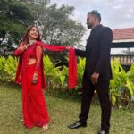 Devoleena Bhattacharjee Instagram - And yes proudly i can say i am taken & yes shonu “ CHIRAAG LEKAR BHI DHOONDTI TOH TUJH JAISA NAHI MILTA. You are the answer of my pain & prayers. I LOVE YOU SHONU ❤️🤗🧿 Lots of love to you all. Keep us in your prayers & bless us. 🥰🤗🙏🏻 THE MYSTERIOUS MAN urff The Famous #SHONU AND TUM SAB K JIJA. 😍❤️ . . #devoleena #taken #couplegoals #finallyhooked Mumbai - मुंबई