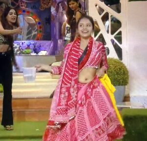 Devoleena Bhattacharjee Instagram - Entertainment entertainment entertainment📸📸 Kaisi lagi Gobhi Bahu😍😍🤪 . Stylist- @_kanupriya_garg @akanksha_niranjan Outfit by- @shilpiahujaofficial . . . Kindly watch #bb14 episodes only on @colorstv everyday and anytime on @voot Keep your support and blessings. #devoleenabhattacharjee #devosquad #devoleena #biggboss14 #biggboss #bb14 #colorstv #gopibahu #omggirl