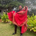 Devoleena Bhattacharjee Instagram - And yes proudly i can say i am taken & yes shonu “ CHIRAAG LEKAR BHI DHOONDTI TOH TUJH JAISA NAHI MILTA. You are the answer of my pain & prayers. I LOVE YOU SHONU ❤️🤗🧿 Lots of love to you all. Keep us in your prayers & bless us. 🥰🤗🙏🏻 THE MYSTERIOUS MAN urff The Famous #SHONU AND TUM SAB K JIJA. 😍❤️ . . #devoleena #taken #couplegoals #finallyhooked Mumbai - मुंबई