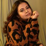 Devoleena Bhattacharjee Instagram - Wintersss 🌸 Well, i am busy too and still i do have time for my friends & family. Either dont claim it or prove it when its needed.. . . Makeup by @talesofshadows Photography by @kalyaam_ Hair - @blush_n_fringes #winters #lovedecember #magicalworld