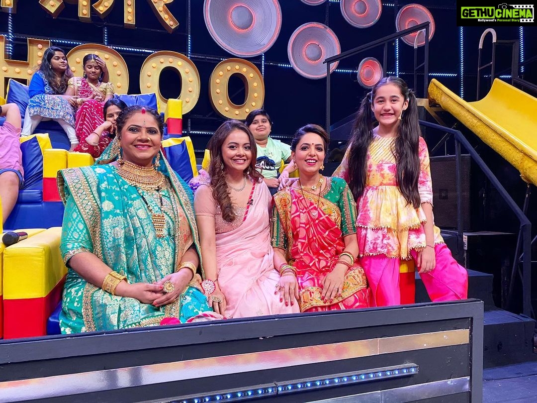 Devoleena Bhattacharjee Instagram - It was really really lovely meeting you all..❤️🙏🏻 You all are superb and doing great..All the best to the entire team of #taarezameenpar @starplus and thank you for giving me the oppurtunity to be a part of it🙏🏻❤️🥰🌸. @sugandhamishra23 you are a doll❤️. @aakritisharma.official keep going🤗⭐️.