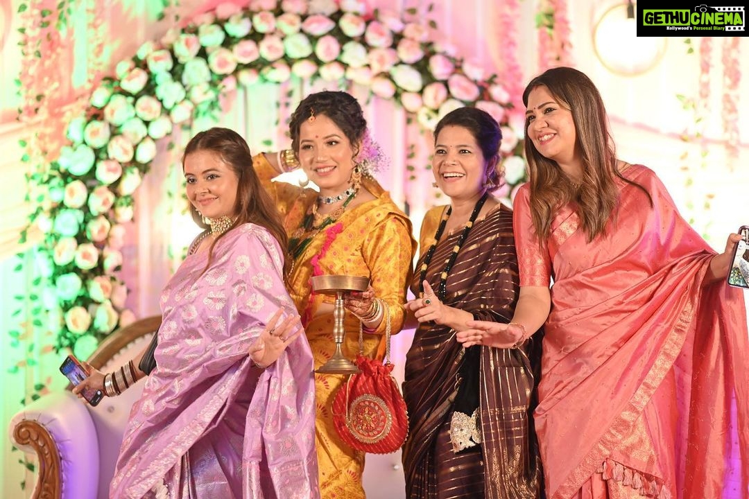 Devoleena Bhattacharjee Instagram - Few more & many more to come 😎😉💜 . . #weddingvibes #family #assamdiaries Guwahati, Assam