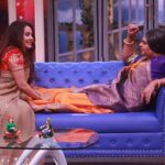 Devoleena Bhattacharjee Instagram - Entertainment Entertainment & only Entertainment...😆😂 Met Topi And Team 😍😍 @neeti_simoes @preeti_simoes Enjoyed a lot🥰🥰😘😘 #GangsofFilmistan