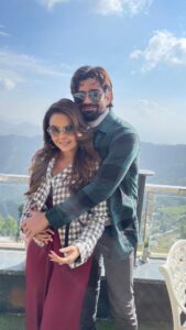 Devoleena Bhattacharjee Instagram - Us always n forever #thaamlena #thaamlenaitsofficial #love #❤️ #us #alwaysandforever #reelsinstagram #reelkarofeelkaro #musicvideo #new