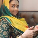 Devoleena Bhattacharjee Instagram - 💛 . . #devoleena #tigerofrajasthan #thaamlenaitsofficial Jaipur, Rajasthan