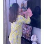 Devoleena Bhattacharjee Instagram - #quarantinelife #kaamlkarokaam #devoleenabhattacharjee #devotheomggirl