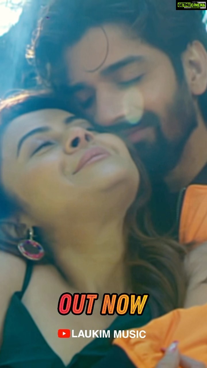 Devoleena Bhattacharjee Instagram - Ladies and Gentlemen #Thaamlena it’s official is yours now. Enjoy this sensational song and video. . . Starring yours favourites @devoleena and @vishal.singh786 Sang beautifully by @singer_shaan and @srushtibarlewarofficial composed by @shaansay and written by @seema_saini_writician Video directed by @anandmishra2013 Featuring : @tapasya_agnihotri produced by @phalekirtibhushan and @snehlatam16 Editor : @nitinfcp DOP : @dopshoeb Online Editor: @onlinenadeem EP : @abhishekshukla0703 Guitar design: @shomu_seal Mix& master: @titu.music #Laukimmusic #thaamlena #itsofficial #bollywoodmusic #november #Lovesong #romanticsong #winterromance #Viral #Viralsong #devoleena #Vishalsingh #songoftheyear #devish