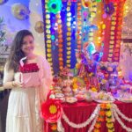 Devoleena Bhattacharjee Instagram - Ganpati bappa morya🌸🙏🏻😇 . . . Outfit by @baroquebypreetibatra