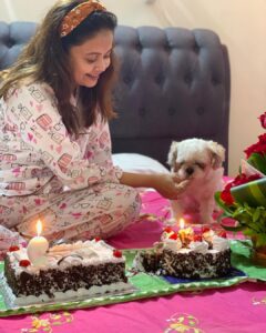 Devoleena Bhattacharjee Instagram - Hmmm 9 years🥰🙌🏻what to say..I am grateful and will always be to each and everyone for everything.Keep me in your prayers and keep loving me always. From Preeto to Sathiya to Biggboss the love i have recieved from you all is the strength that i keep fighting & moving on in life with pride & dignity. I LOVE YOU ALL.❤️ @dheeraj_kumarcel Sir @msrashmi2002_ mam @pawankumarmarut sir @endemolshineind Thank you sooo much for giving me the oppurtunities that i have been part of❤️🙏🏻. @anima_maa thank you Maa for your love and blessings🙏🏻😊🤗❤️.Love to all my fans ,friends,well wishers❤️🥰.And thank you @kunapareddyveera37 & Sagar for the cakes & flowers❤️🤗 . . . #9yearsandcounting #blessings #gratitude