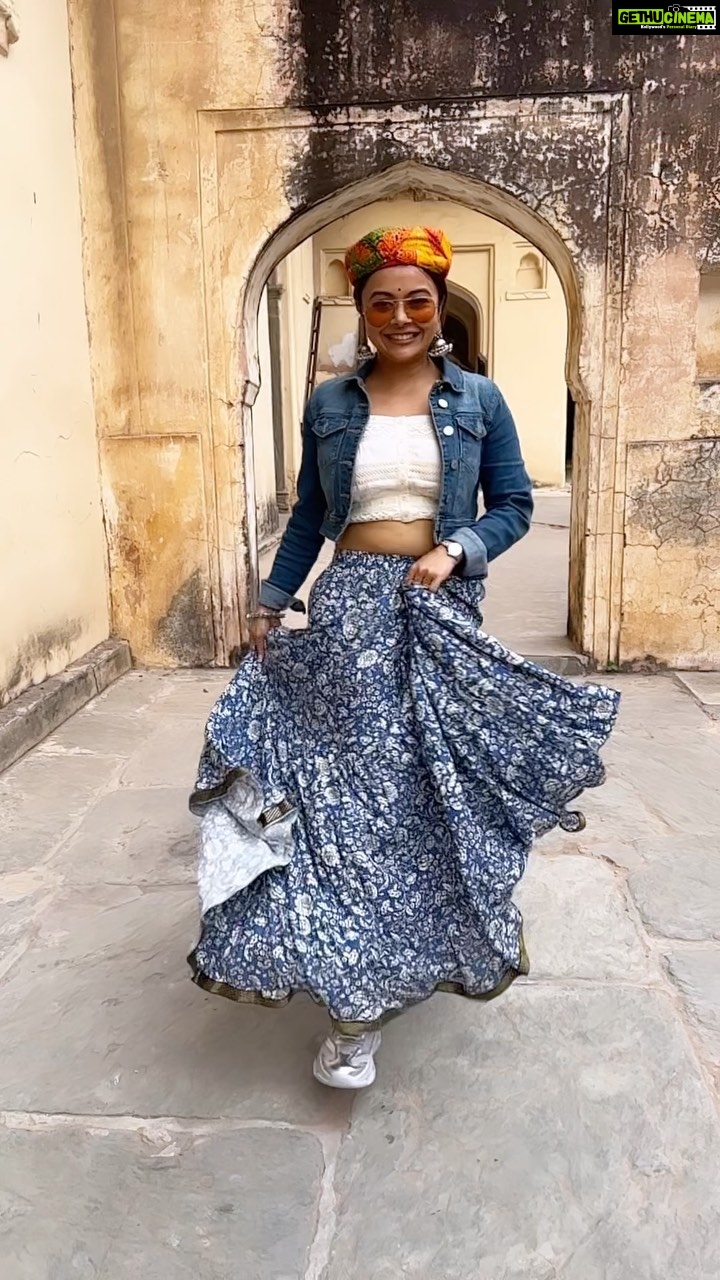 Devoleena Bhattacharjee Instagram - Gulabi Shehar mein #réel toh banta hai. 🥰💖 . . #devoleena #jaipur #jaipurcity #pinkcity #amerfort #instagram #instagramreels #reels #reelitfeelit Amber Fort, Pink City, Rajastan
