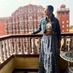 Devoleena Bhattacharjee Instagram - Gulabi Yeh Sheher 💖🥰 . . #jaipurdiaries #jaipur #devoleena #pinkcity #hawamahal #intadaily Hawa Mahal