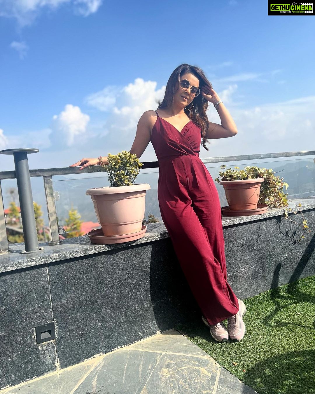 Devoleena Bhattacharjee Instagram - Phir Le Aya Dil… ❤️ . . #devoleena #shimladiaries #morningvibes Kufri Hill Station