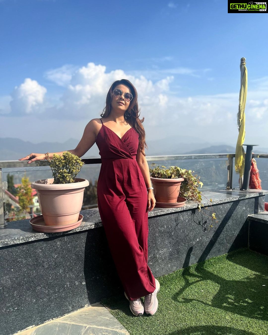 Devoleena Bhattacharjee Instagram - Phir Le Aya Dil… ❤️ . . #devoleena #shimladiaries #morningvibes Kufri Hill Station
