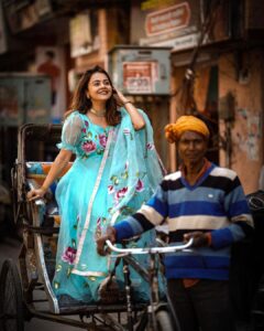 Devoleena Bhattacharjee Instagram - Banaras ki Galliyan 🥰🥰
.
.
.
Wearing @aachho 
PR - @dinky_nirh 

#devoleena #varanasi #varanasidiaries #celebratinglife #destination #kashivishwanath #lovevaranasi #banaraskigalliyan