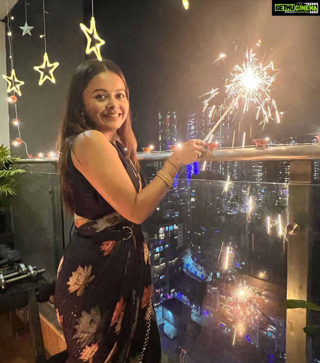 Devoleena Bhattacharjee Instagram - Happy Diwali Everyone ❤️ #devoleena #happydiwali #festivevibes #festiveseason #grateful Mumbai - मुंबई