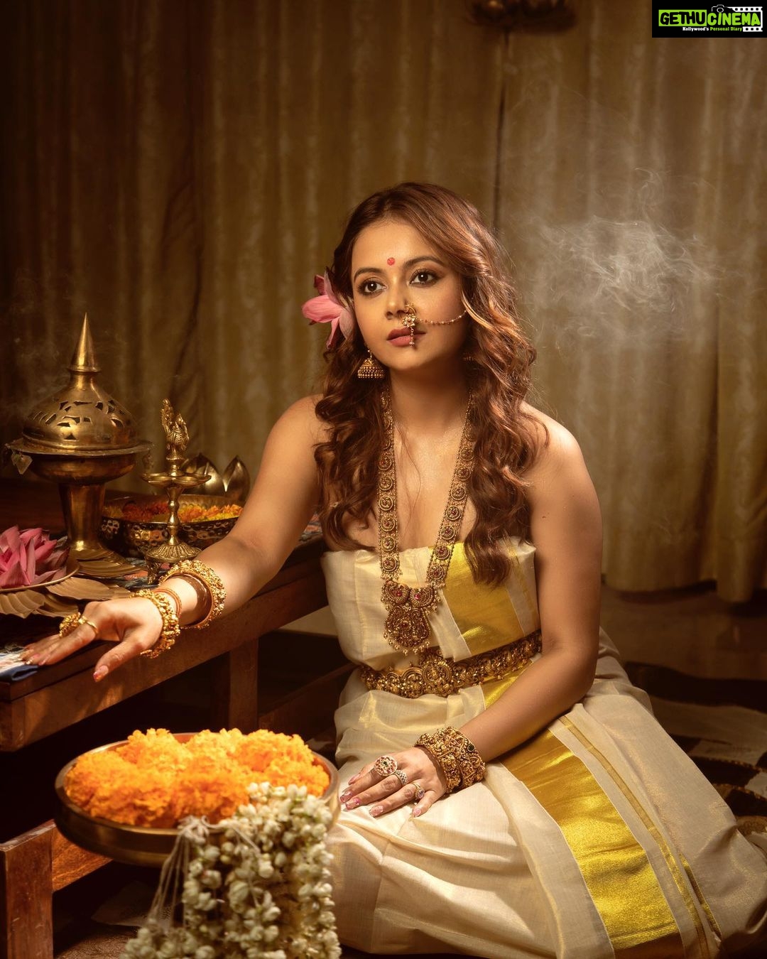 Devoleena Bhattacharjee Instagram - 🪷. . . . Hair & make up - @makeup_by__shraddha Photography - @akshayrathodphotography Jewellery - @kameswari_jewellers_in Managed by - @allboutcommunication #devoleena #feminity #divine #instapic Mumbai - मुंबई