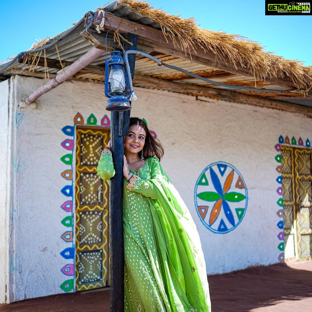 Devoleena Bhattacharjee Instagram - 💚 . . #rannutsav2022 #rannofkutch #devoleena #gujarattourism Rann Utsav Tent City, Dhordo, Kutch, Gujarat