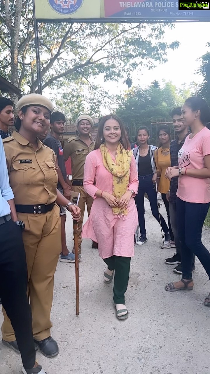 Devoleena Bhattacharjee Instagram - Mandatory Reels during shoot. #devoleena #reelitfeelit❤️❤️ #reelingitfeelingit #instagramreels #filmshoot #kooki #assam #actorslife
