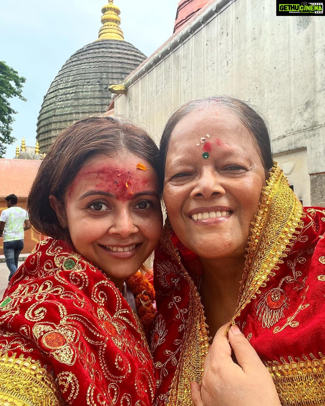 Devoleena Bhattacharjee Instagram - Maa Kamakhya 🙏🏻😇 #kamakhyatemple #assam #guwahati #hometown #blessings #truehappiness Maa Kamakhya Temple_ Nilachal Devi
