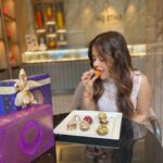 Devoleena Bhattacharjee Instagram - This festive season @meethamumbai is ready to spoil me with a variety of sweets from rakshabandhan to Diwali And this is going to be my mithai shopping destination, I hope it's yours too...❤️😃 #devoleena #ad #meethabyradisson #festivities Radisson Mumbai Goregaon