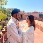 Devoleena Bhattacharjee Instagram - Tenu Dhoop Lagiya re..Main Chaoo ban jawaa…❤️🤗😘 @shanwaz7636 . . #devoleena #vacationmode #firstripoftheyear #manymoretocome #thankyou #shaleena