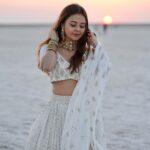 Devoleena Bhattacharjee Instagram - Phero na Nazar se Nazariya……🤍 . . . Clicked by @pratik_kharat_ Outfit - @loveandlabelsbyhemakshii #RannKeRang, #RannUtsav2022, #RannKiKahaaniya #devoleena #instalove Rann Utsav Tent City, Dhordo, Kutch, Gujarat